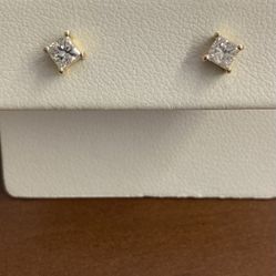 Princess Cut Diamond Studs 