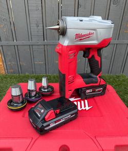 Milwaukee M18 3/8 in. to 1-1/2 in Expansion Tool Kit with 3 Heads, Two 3.0Ah Batteries