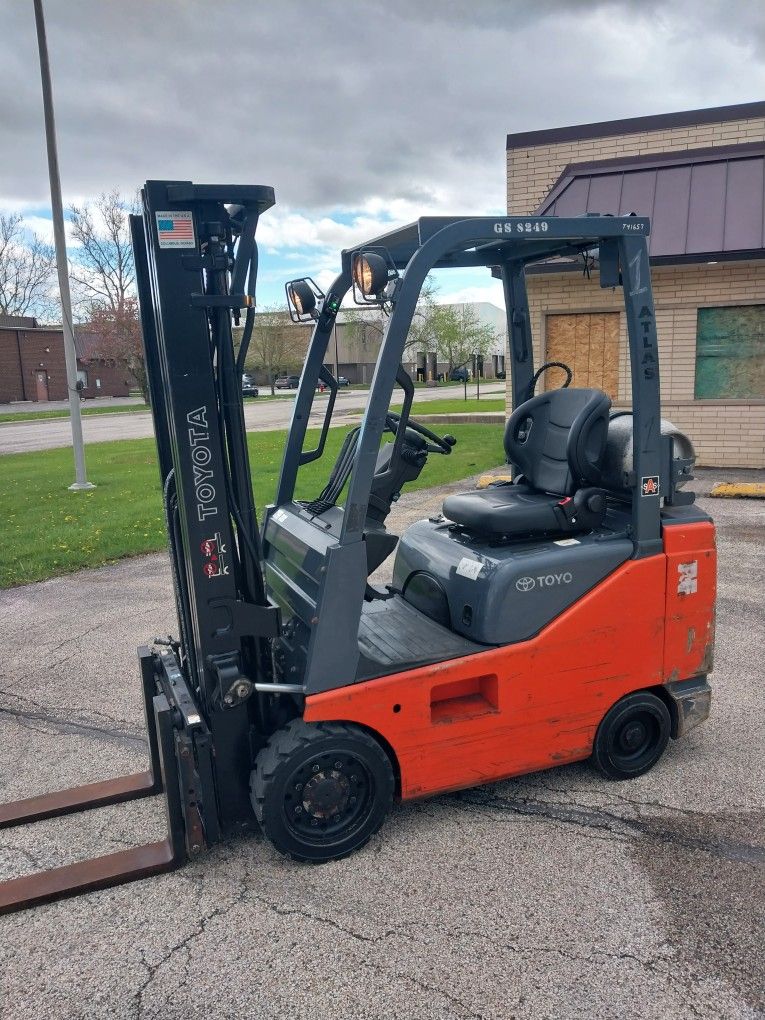 4000 LB. Capacity Toyota Forklift 