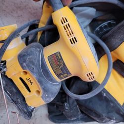 Dewalt Palm Sander D26441