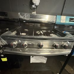 Samsung Gas Range w/ Air Fry & Self Clean