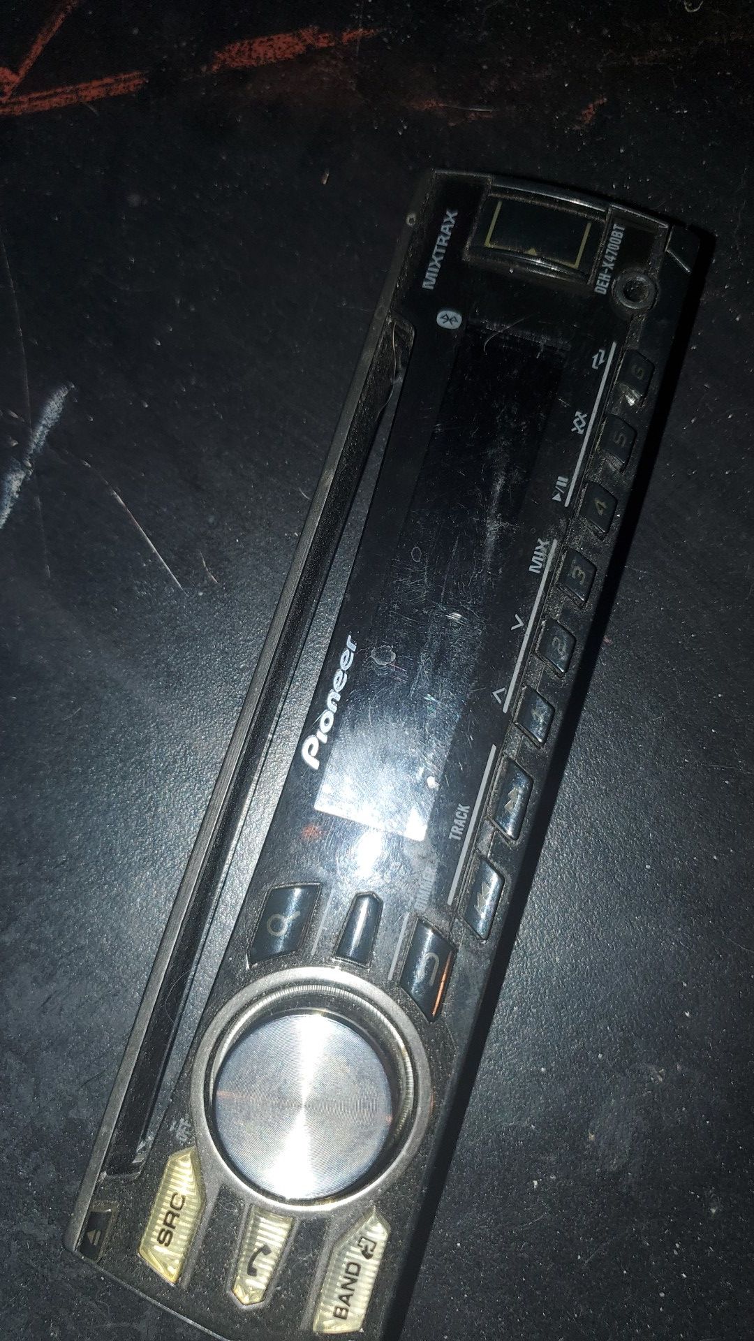 Pioneer DEH-X4700BT Face