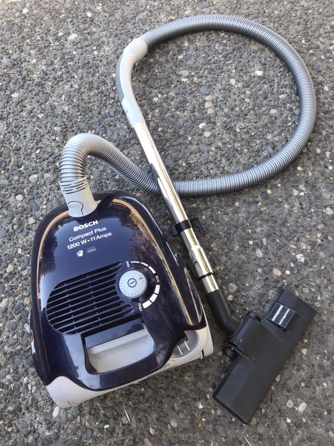 Bosch compact plus canister vacuum cleaner 1200v