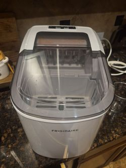 Frigidaire Ice Maker - Good working Condition
