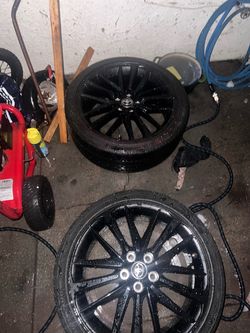 Toyota Camry black xse rims "19"