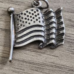 STERLING SILVER USA FLAG 2GM 