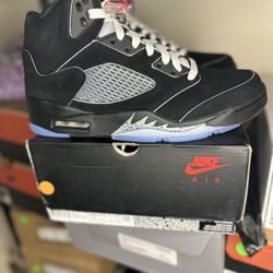 Jordan 5 Black Metallic Reimagined