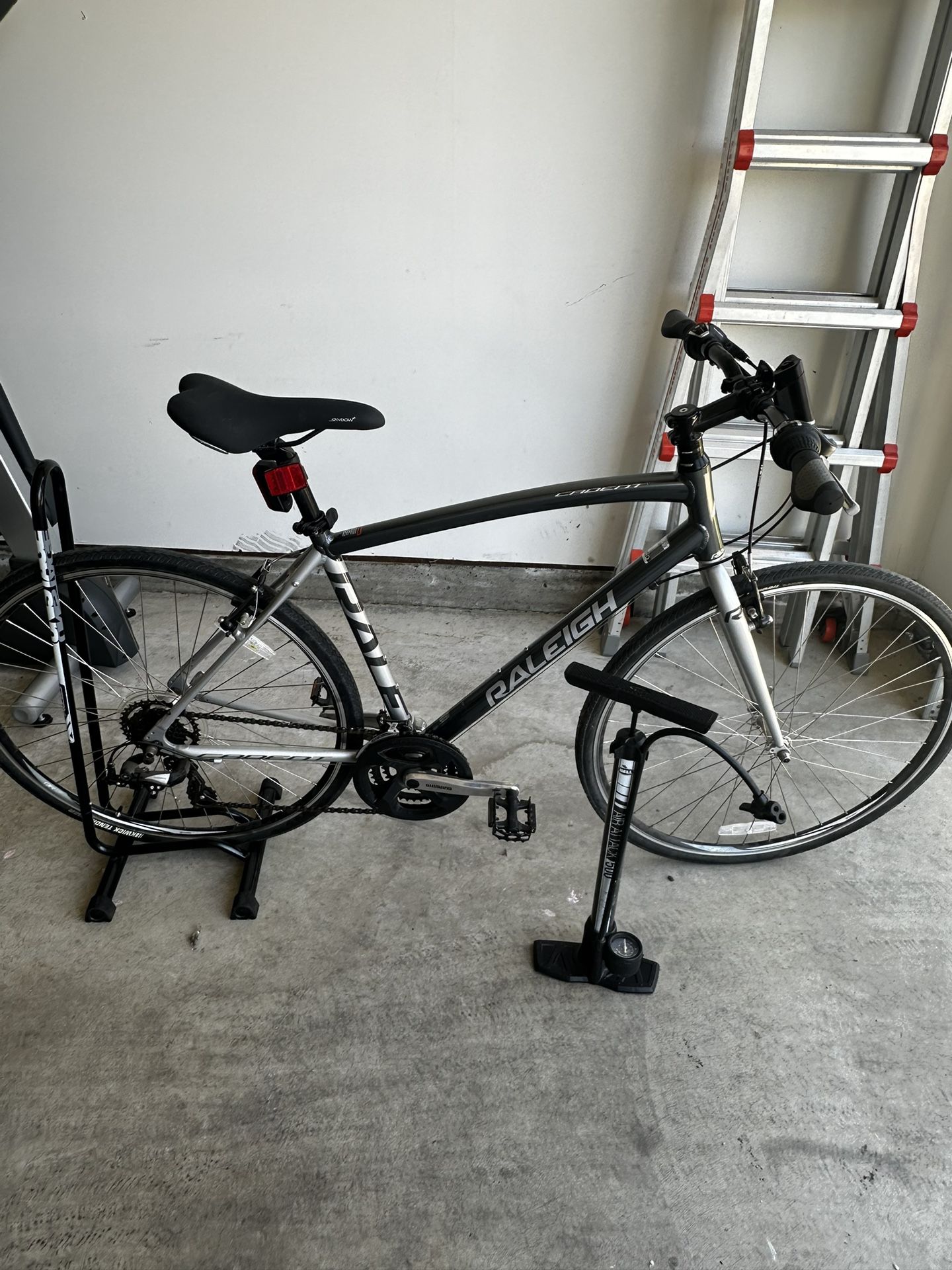 raleigh cadent bike, Road Bike