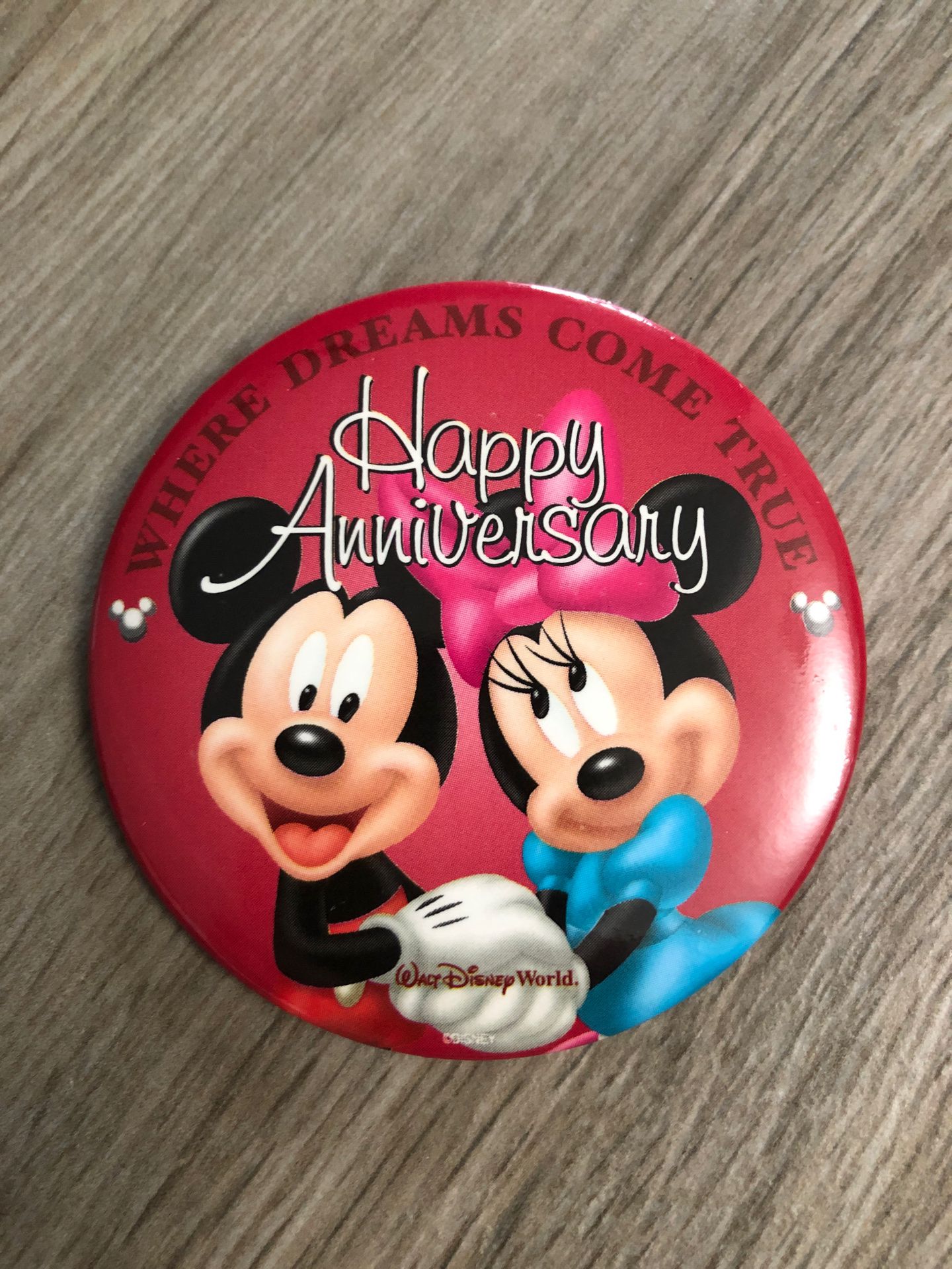 Walt Disney Happy Anniversary Button / Pin