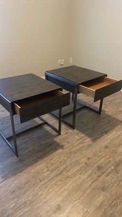 Set of 2 Modern Nightstands with Drawer
