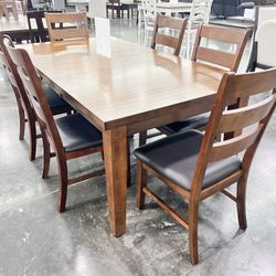 Bonito Comedor Nuevo En Su Caja Incluye 1 Mesa Y 6 Sillas Todo Nuevo 