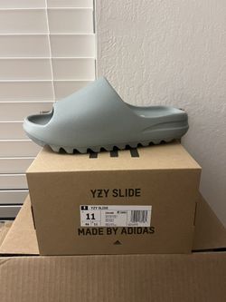NEW adidas YEEZY Slide size US11 SALT