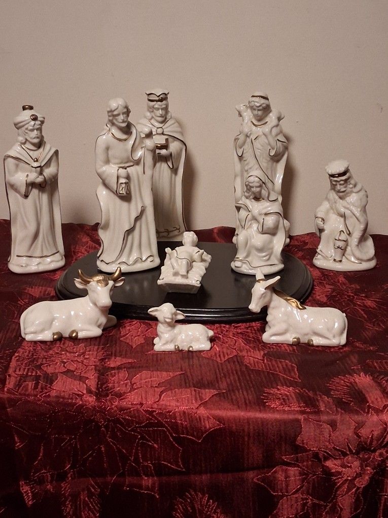 Christmas Nativity New 11pc. 