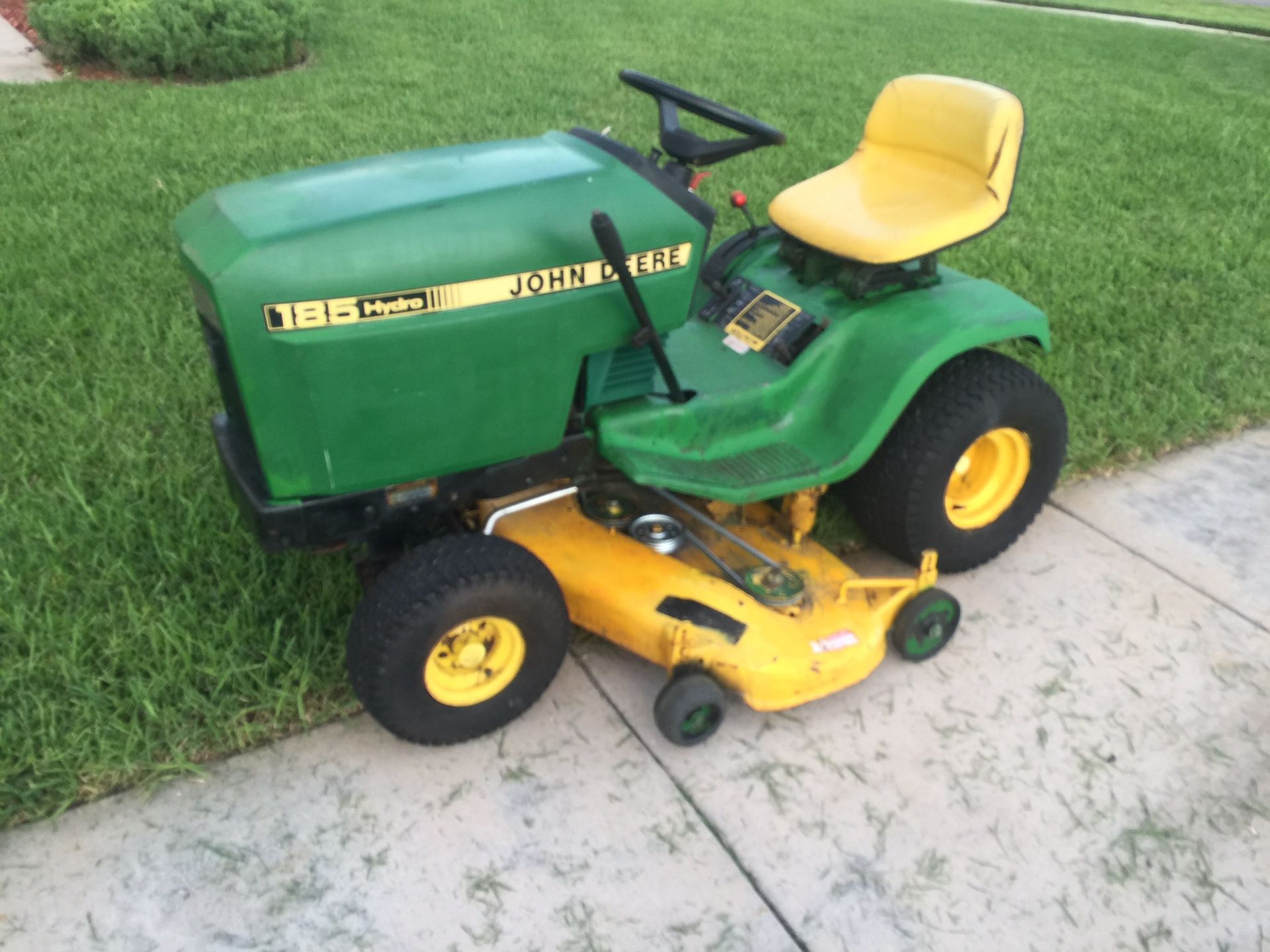 John Deere 185 hydro.