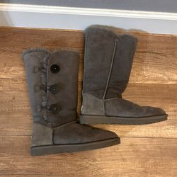 UGG Bailey Button Triplet Boots Size 8
