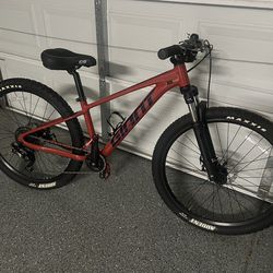 Giant Talon 2 XS 27.5 Like New