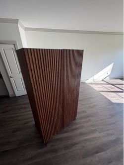 Render Wardrobe Closet in Walnut