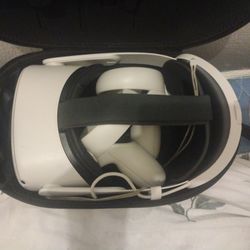 Oculus Quest 2 With Case And External Battery Pack And Sweat Gard And 30 Plus Games
