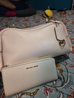 Authentic Michael Kors Purse with matching wallet