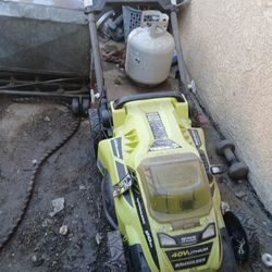 TORO  DE BATERIA NO TRAE BARATO 