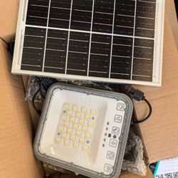 Heavy Duty Solar Powered Lamp with Big Solar Panel