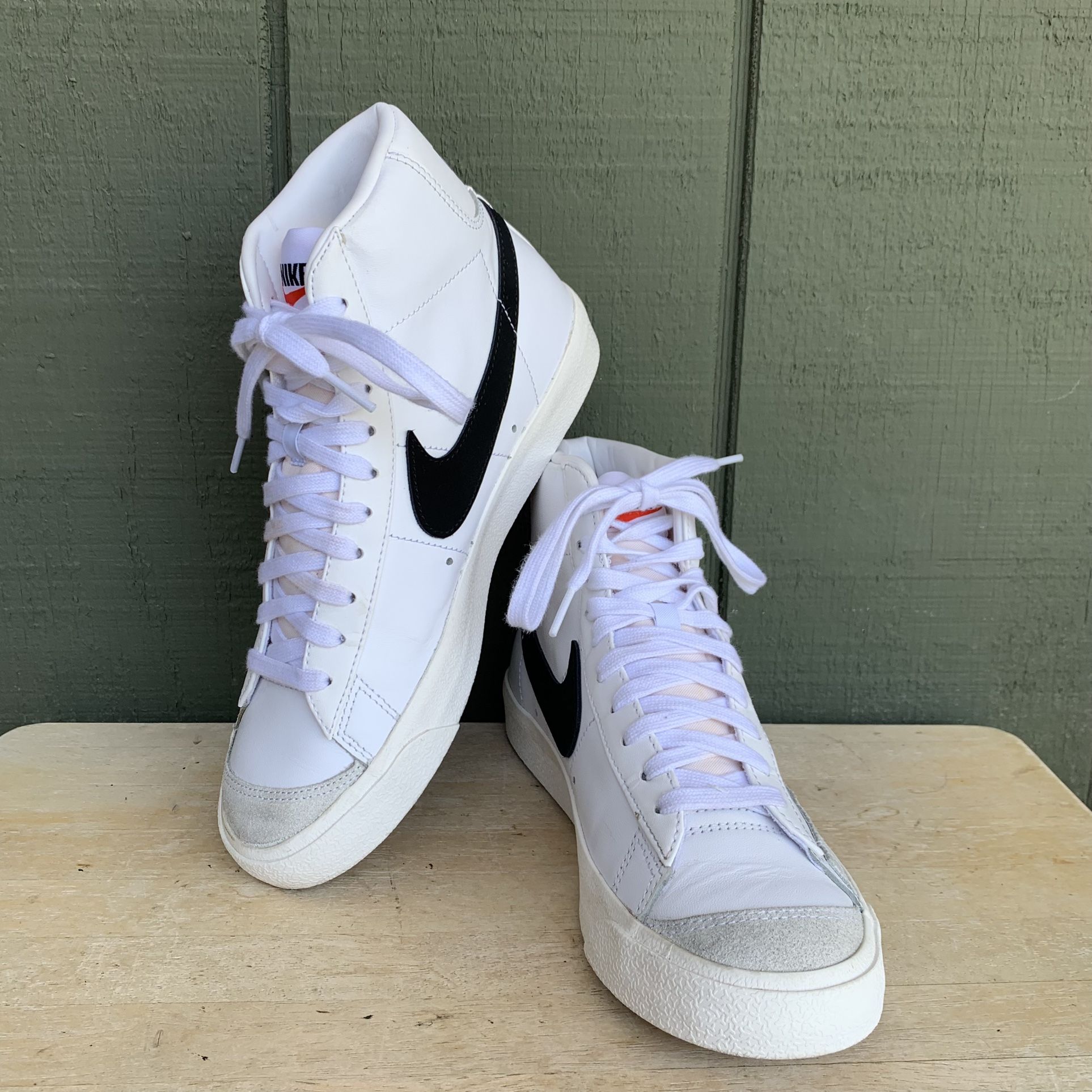 Women’s Size 8 - Nike Blazer Mid ‘77 Vintage ‘White Black’ CZ1055-100