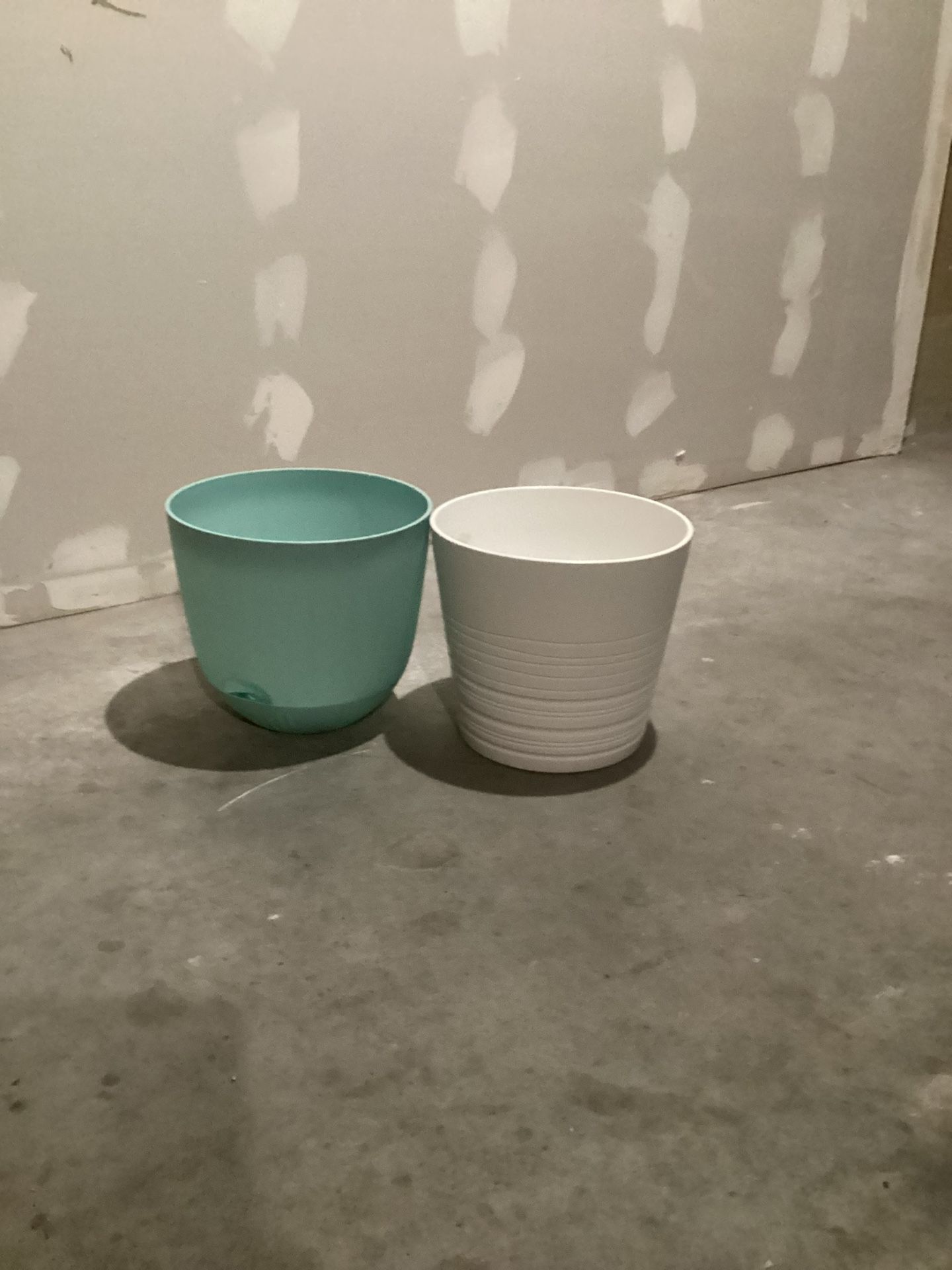 2 Large Planting Pots