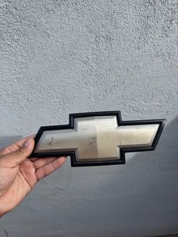 Chevy stock emblem 07-13