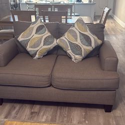 beautiful sofa and love seat 