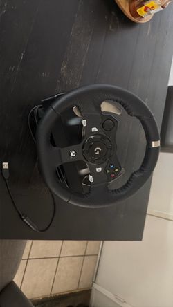 Logitech G920 racing wheel with pedals