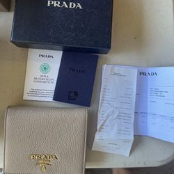Brand New Prada Wallet Taking Best Offer 