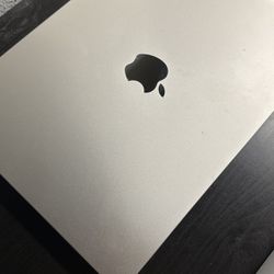 MacBook Air 2023 M2 