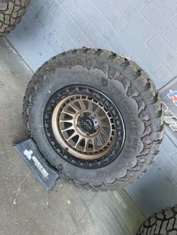 Lock 17” for jeep with 32” tires