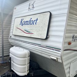 2002 Komfort Trailer