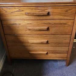 MID CENTURY MODERN FOUR DRAWER DRESSER