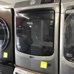 New Scratch And Dent Maytag Front Load Washer And Dryer Set. 1 Year Warranty 