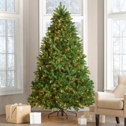 Newberry Spruce 7.5' Artificial Tree With Lights 