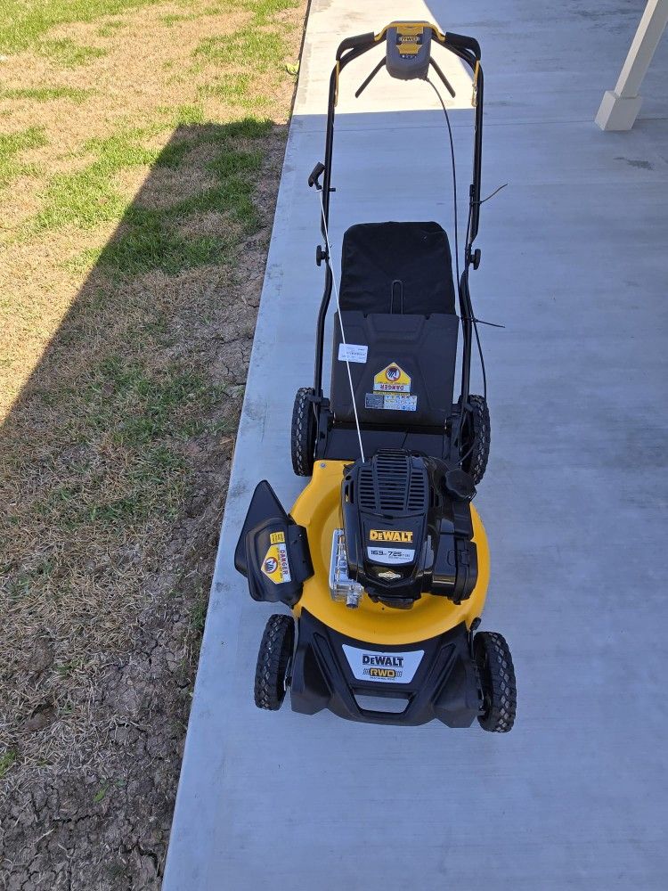 Dewalt 163cc Celf Propelled Mower New $340 Firm Price Nueva Trabajando Bien $340 Precio Firme