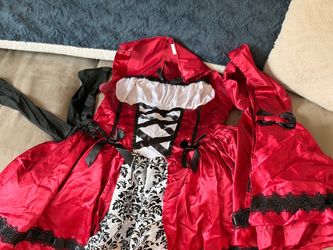 Women’s costume size small fits medium as well