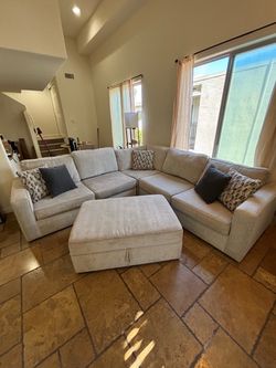Monterey Beach 3-Piece L-Shaped Sectional (Recently cleaned and storage ottoman included)
