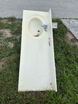 FREE BATHROOM SINKS