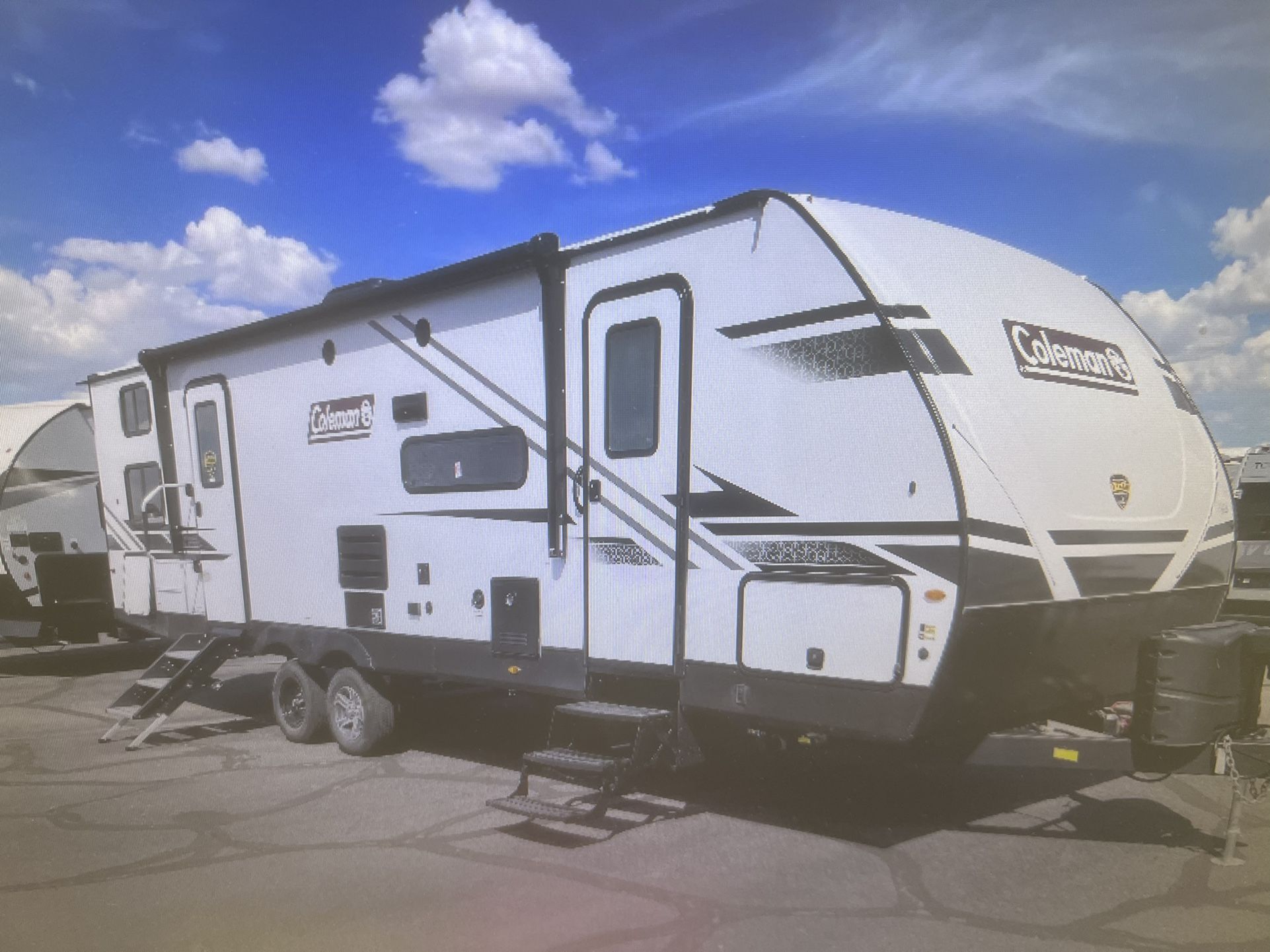 2023 COLEMAN LIGHT 2835 BH bunkhouse
