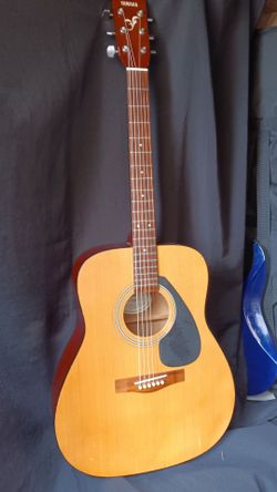 Yamaha F310 guitar