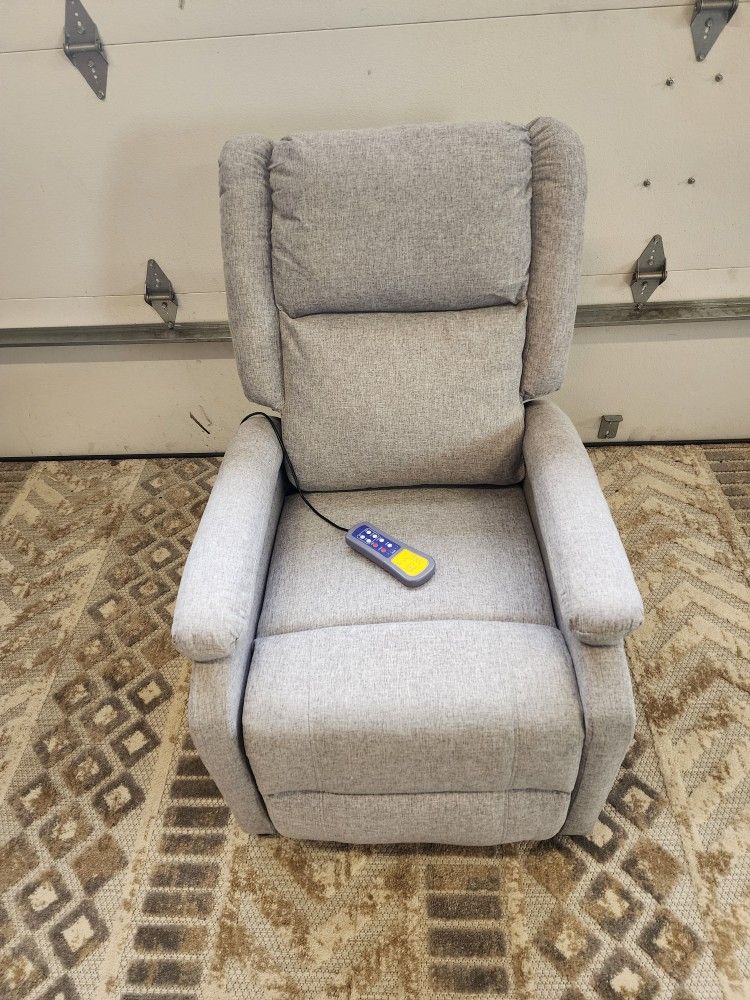 *** RECLINER- HEAT AND MASSAGE ***