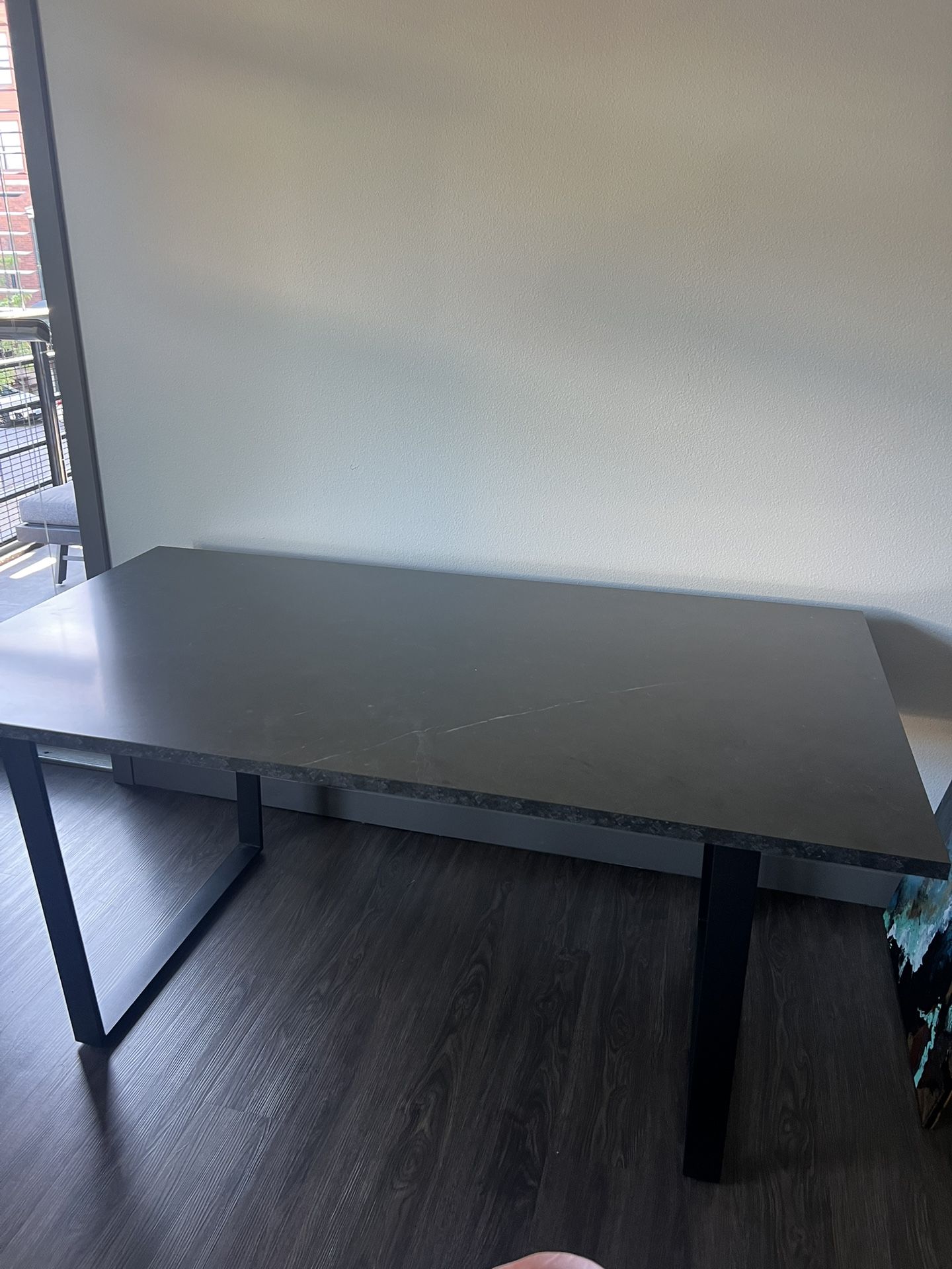 Dining table black - Like New
