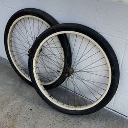 Vintage Schwinn, 40s, 1940, 50s , 1950 , Original Paint , 26” ,S-2 Rims, Spin Straight, Schwinn Hub, 26” Beach Cruiser Wheels,  Located In LaHabra