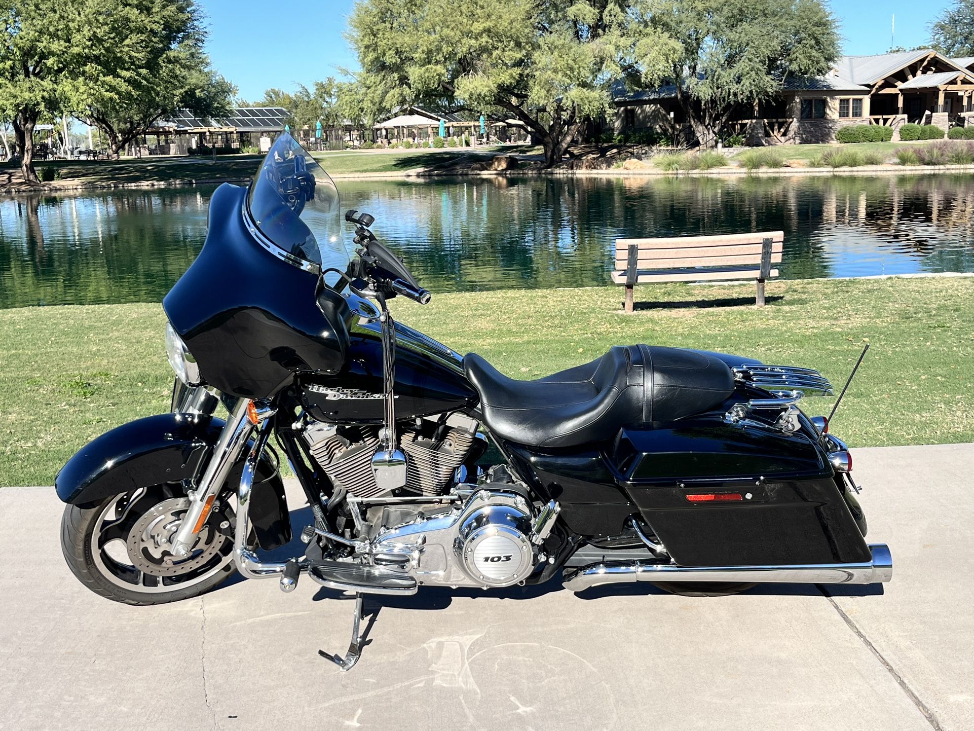 2011 Harley Davidson Street Glide FLHX