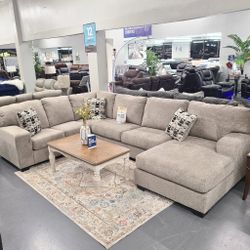 🔥Brand New Fabric Sectional Sofa🔥