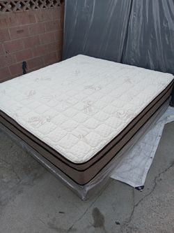 Queen Size Pillow Top Mattress  new 12