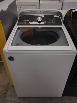 Lavadora blanca WHIRLPOOL
